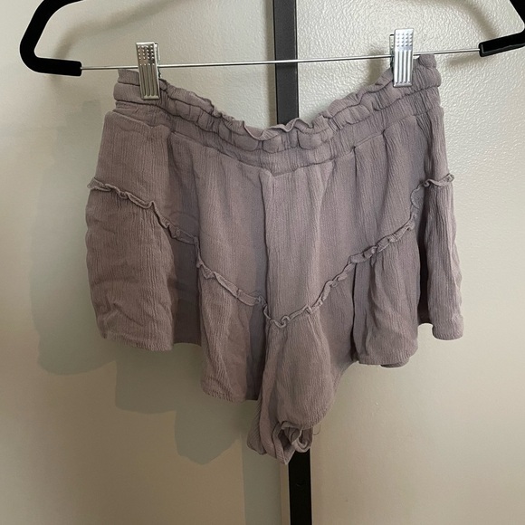Sincerely Jules Grey Ruffle Lounge Shorts Size Medium - Picture 2 of 4